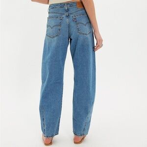 Levi’s Baggy Dad Barrel Jean